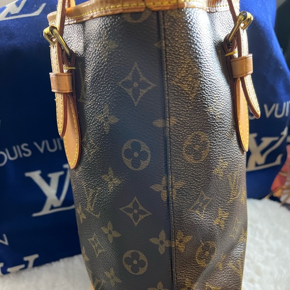 Authentic LV bucket bag PM size - Picture 5 of 12